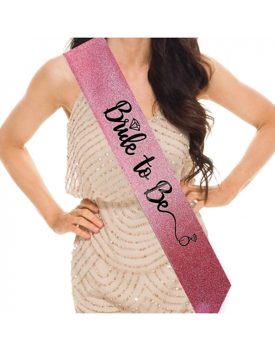 Pembe Üzeri Siyah İtalik Alyanslı Bride To Be Yazılı Simli Işıltılı Kuşak Kemer 10 Cm Genişlik