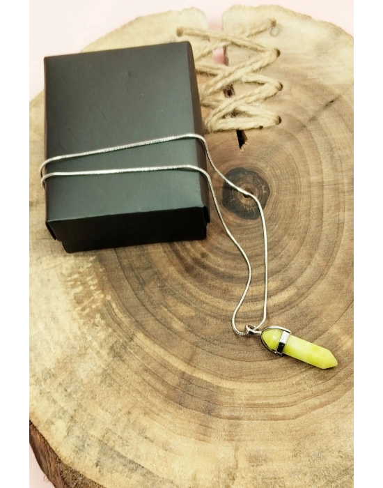 Peridot Doğal Taşı Zincirli El Yapımı Tasarımlı Kolye Uç: 3,5 cm Zincir: 20 cm Kutulu