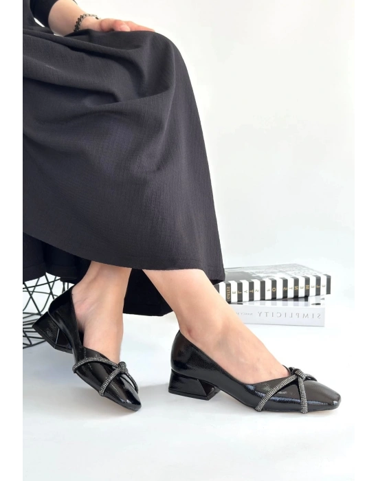 Pety Siyah Rugan Topuklu Ayakkabı