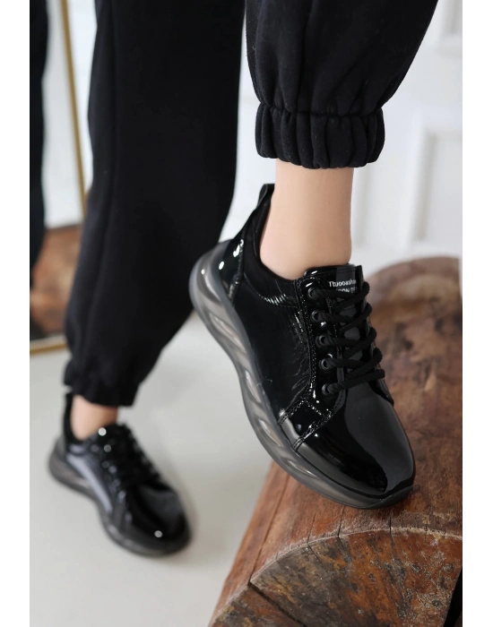 Piona Siyah Rugan Gri Tabanlı Spor Ayakkabı