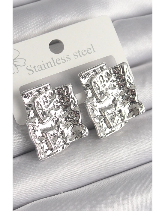 Pirinç Gümüş Renk İşlemeli Kare Plaka Model Kadın Küpe