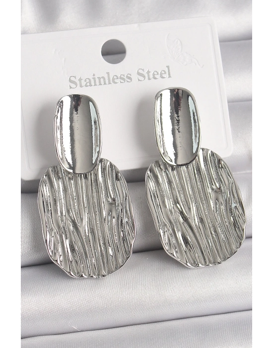 Pirinç Gümüş Renk İşlemeli Kare Plaka Model Kadın Küpe