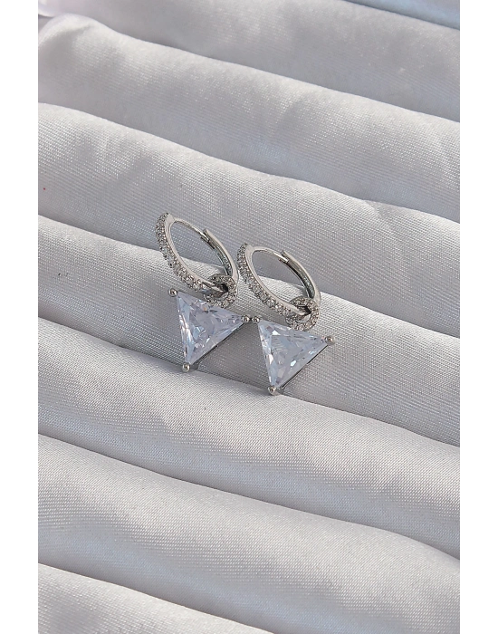 ® Pirinç Gümüş Renk Üçgen Zirkon Taşlı Sallantılı Halka Küpe