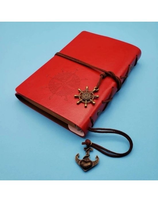 Pusula Tasarımlı Kırmızı Deri Defter