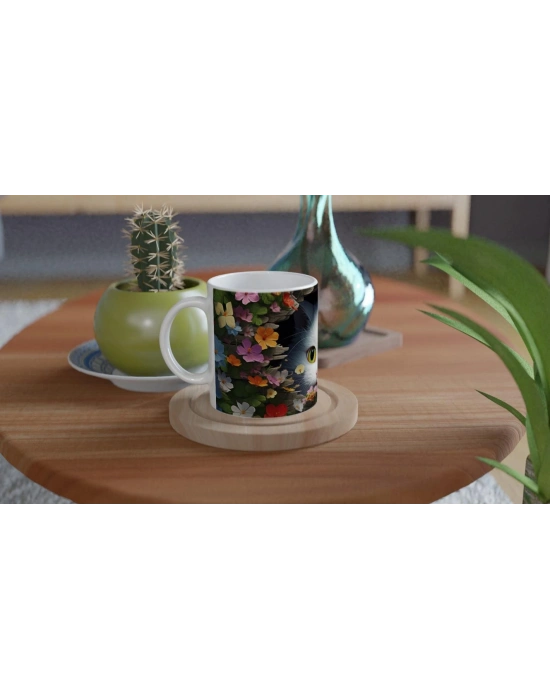 Renkli Çiçeklerle Çevrili Meraklı Kedi Baskılı Kupa Bardak