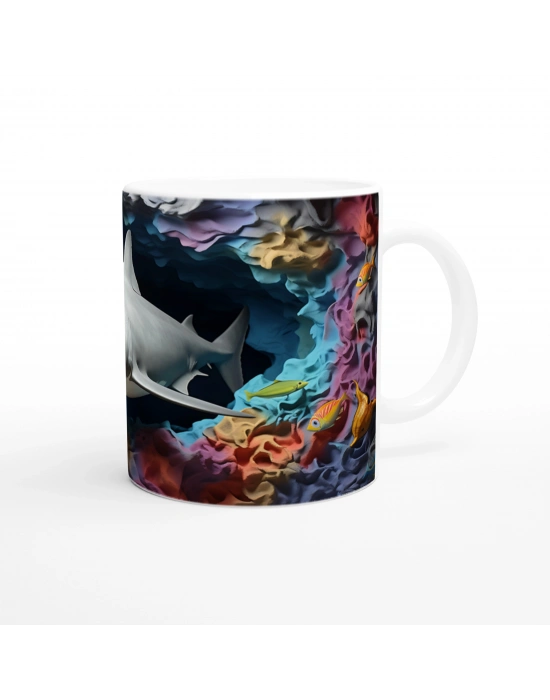 Renkli Mercanlar Arasında Yüzen Köpekbalığı Su Altı Temalı Kupa Bardak