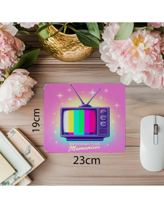 Retro TV Temalı Mousepad – Broadcasting Memories - 19x23 cm 2 mm Dikdörtgen İthal Baskılı Mouse Pad