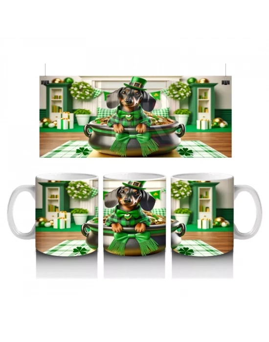 Şans Kazanında Oturan Sevimli Köpek – Baskılı Kahve Kupası