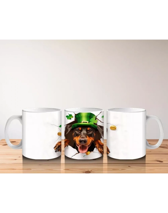 Şapkalı Doberman ve Dört Yapraklı Yoncalar – Baskılı Kahve Kupası