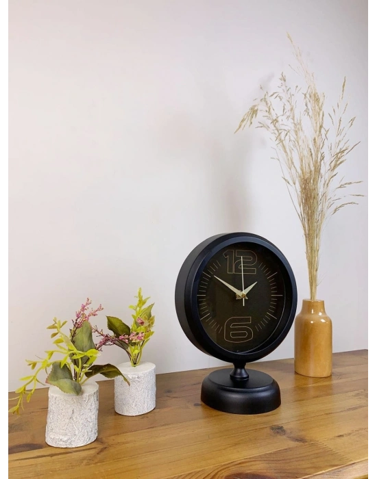 ® Siyah Metal Spor Masa Saati 25×20 cm