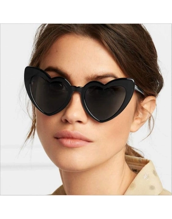 Siyah Renk Kalp Şekilli Parti Gözlüğü