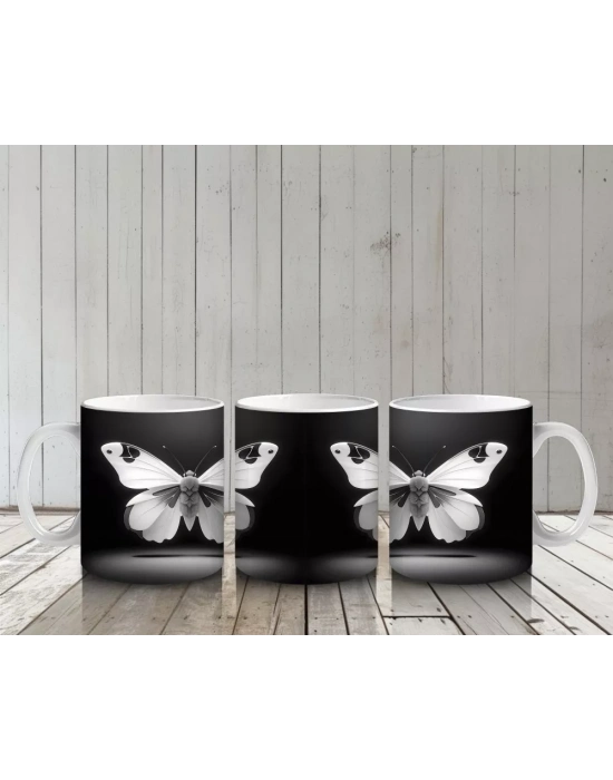 Siyah Zemin Üzerinde Zarif Siyah Beyaz Kelebekler – Baskılı Kahve Kupası
