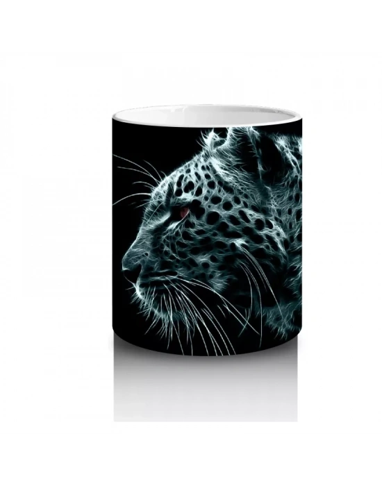 Siyah Zeminde Parlak Gözlü Leopar Portresi – Baskılı Kahve Kupası