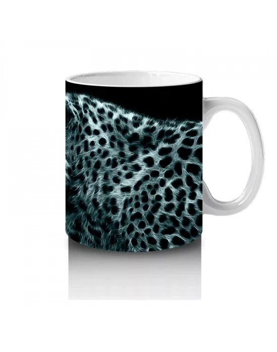 Siyah Zeminde Parlak Gözlü Leopar Portresi – Baskılı Kahve Kupası