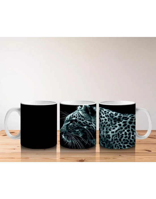 Siyah Zeminde Parlak Gözlü Leopar Portresi – Baskılı Kahve Kupası