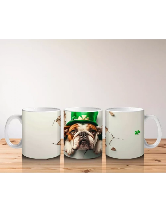 St. Patrick Şapkasıyla Çatlakta Bulldog – Baskılı Kahve Kupası