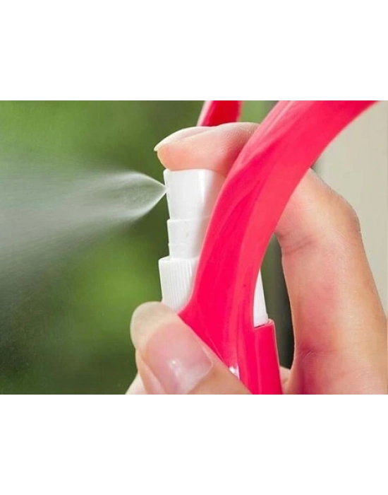 Su Hazneli Ve Spreyli Cam Silme Aparatı