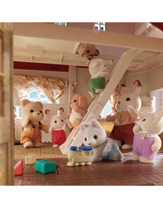 Sylvanian Families Oyun Odalı Işıklı Şehir Evi 5708