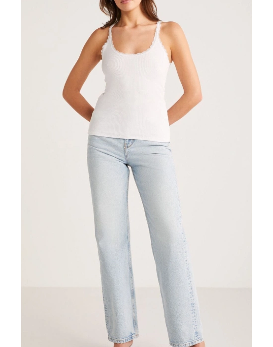 Kadın Beyaz Normal Kalıp Dantel Detalı Ince Askılı Oyuk Yaka Atlet