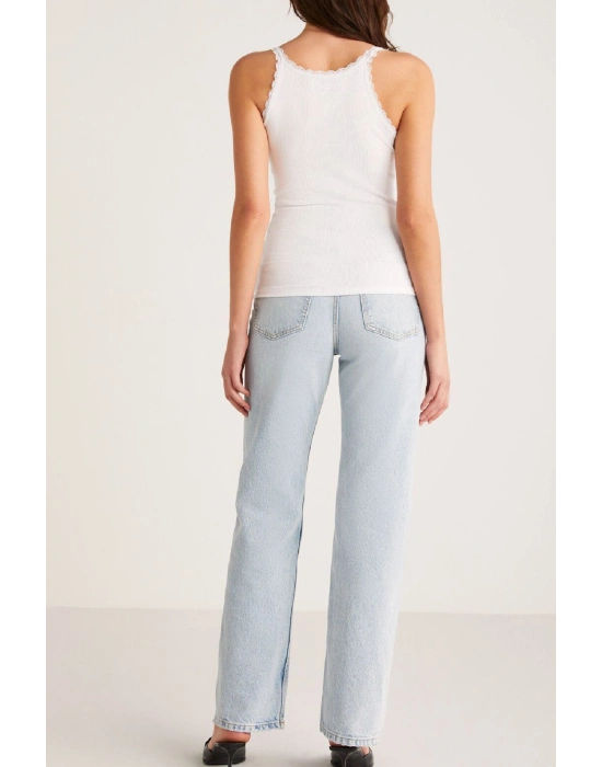 Kadın Beyaz Normal Kalıp Dantel Detalı Ince Askılı Oyuk Yaka Atlet