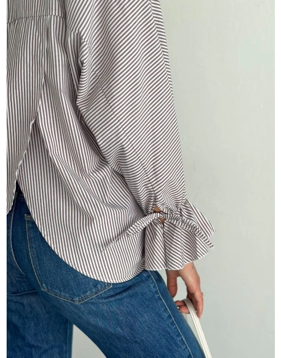 Arkası Asimetrik Yırtmaç Kesim Detaylı Cizgili Bluz Gömlek - Gri -
