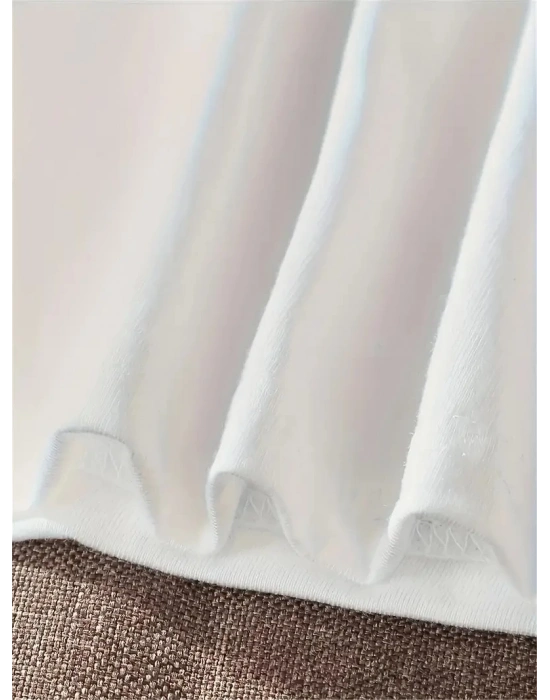 Şık Siyah Kedi Grafik Tişört - Mükemmel Yaz Modası - Beyaz -