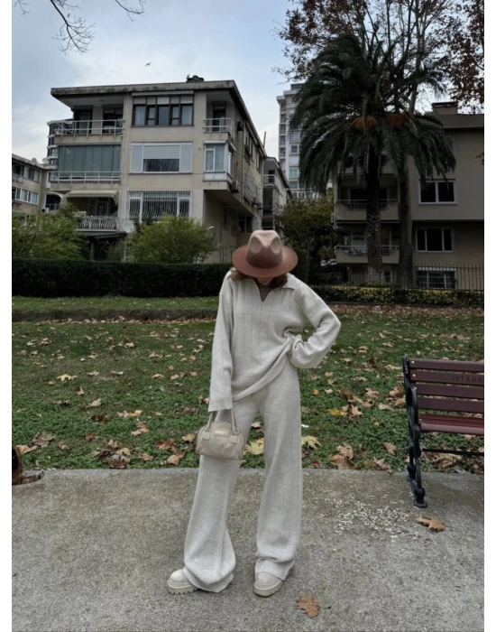 Yakalı Cizgi Detaylı Triko İkili Takım - Beyaz -