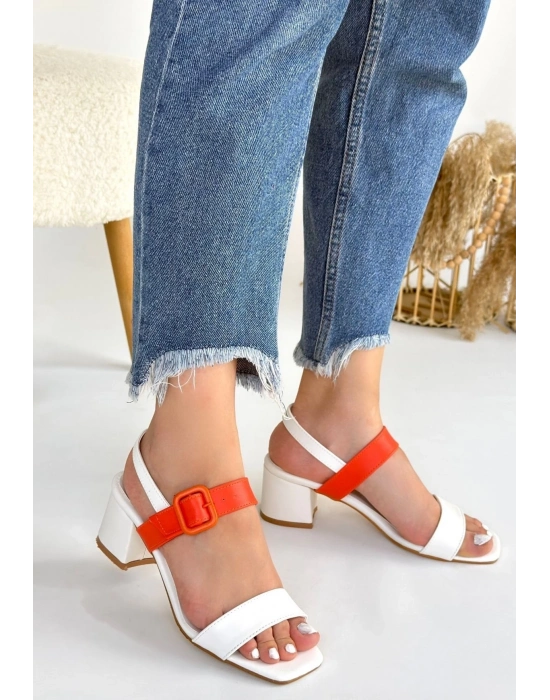 Year Beyaz Cilt Turuncu Detaylı Beyaz Topuklu Ayakkabı
