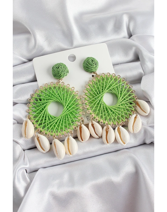 ® Yeşil Hasır Örgü Sarmal Model Sallantılı Deniz Kabuğu Detaylı Gold Renk Kadın Küpe