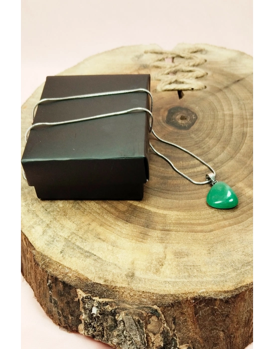Yeşim Taşı Doğal Taşı Zincirli El Yapımı Kolye Uç: 2 cm Zincir: 20 cm Kutulu