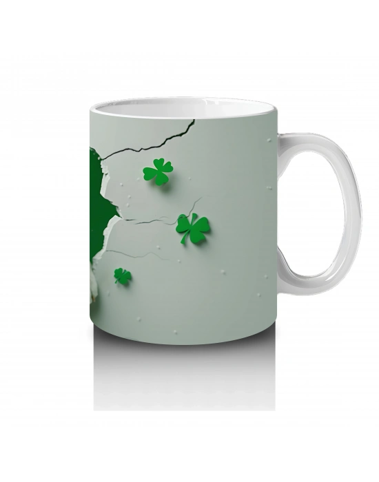 Yonca Yapraklarıyla Çevrili Sevimli Bulldog – Baskılı Kahve Kupası