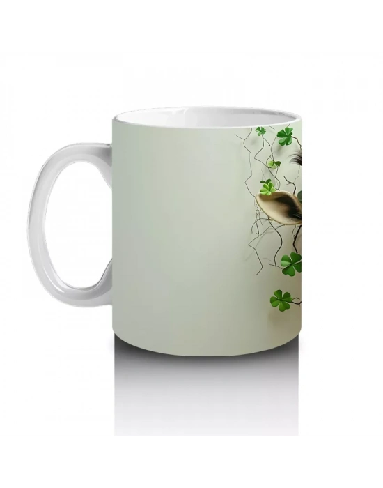 Yonca Yapraklarıyla Süslenmiş Şapkalı Zürafa – Baskılı Kahve Kupası