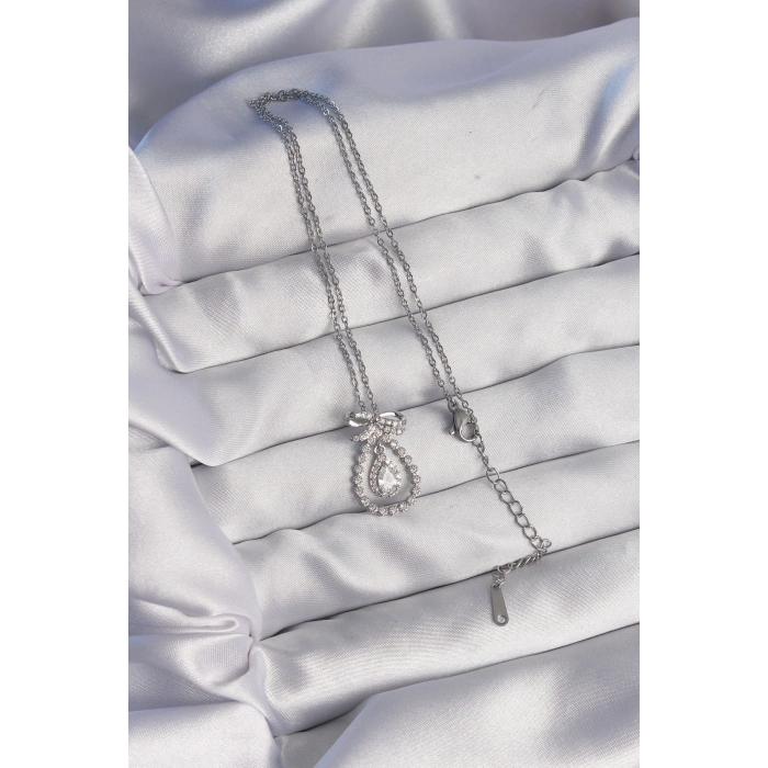 316L Çelik Gümüş Renk Fiyonk Detaylı Zirkon Taşlı Damla Model Kolye