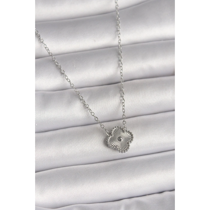 316L Çelik Gümüş Renk İşleme Detaylı Yonca Model Kadın Kolye