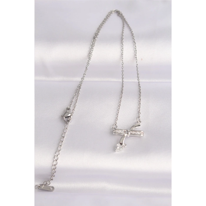 316L Çelik Zincir Gümüş Renk Zirkon Taşlı Kalp Detay Fiyonk Kolye