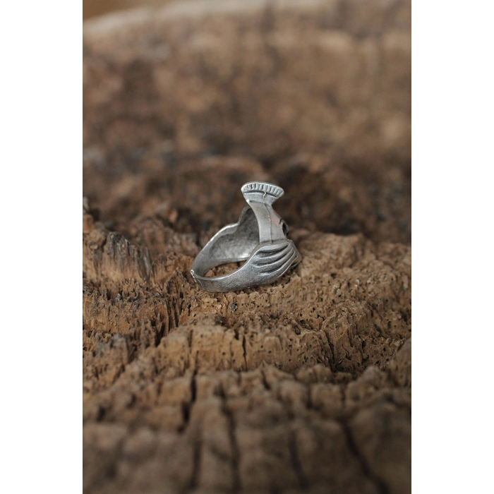 Ayarlanabilir Miğferli Kuru Kafa Tasarımlı Erkek Yüzük