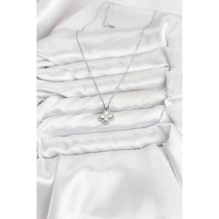 BFS 316L Çelik Zincir Gümüş Renk Zirkon Taşlı Yonca Model Kadın Kolye