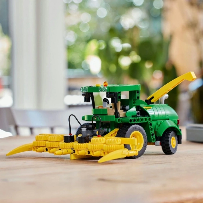 BFS   Technic John Deere 9700 Forage Harvester 42168