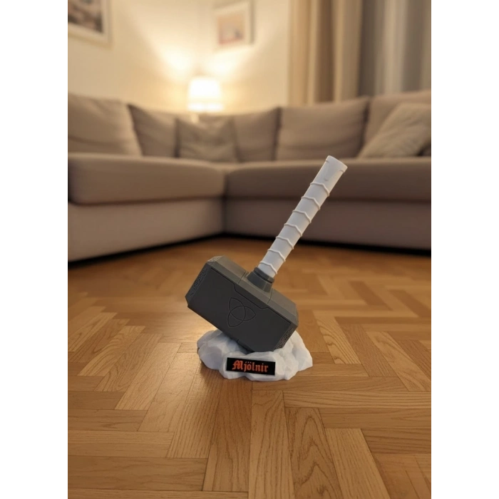 BFS Thor’un Çekici Dekoratif Süs Güçlü ve İkonik Tasarım 20x34 cm