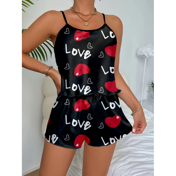 ÇOK SATAN Aşk Temalı Kalp Desenli Siyah Saten Şortlu Gecelik Takım