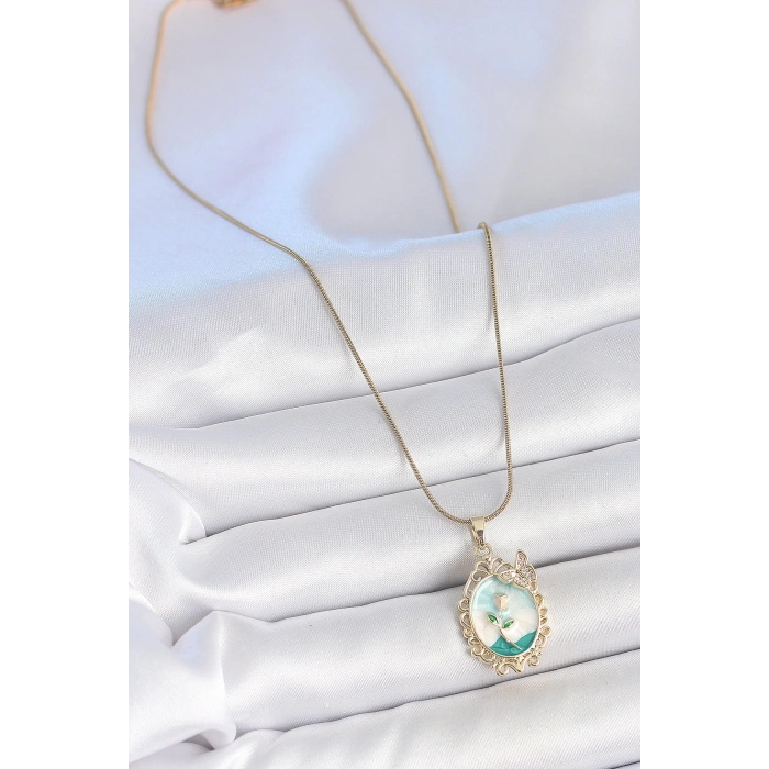 BFS 316L Çelik Gold Renk Zincir Mavi Mineli Çiçek İşlemeli Zirkon Taş Detaylı Portre Model Kadın Kolye