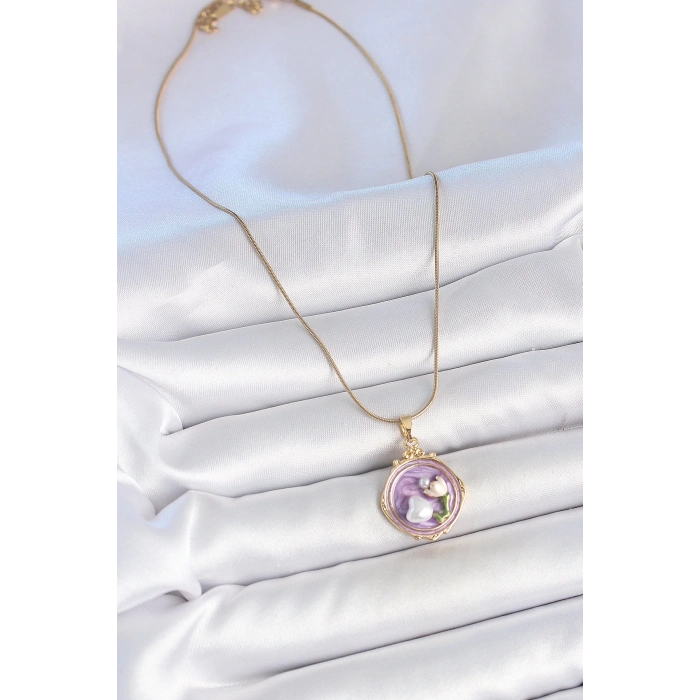 BFS 316L Çelik Gold Renk Zincir Mor Mineli İncili Çiçek İşlemeli Portre Model Kadın Kolye