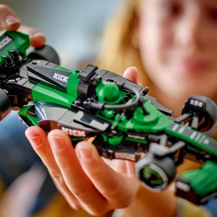 BFS   LEGO Speed Champions KICK Sauber F1 Team C44 Yarış Arabası 77247