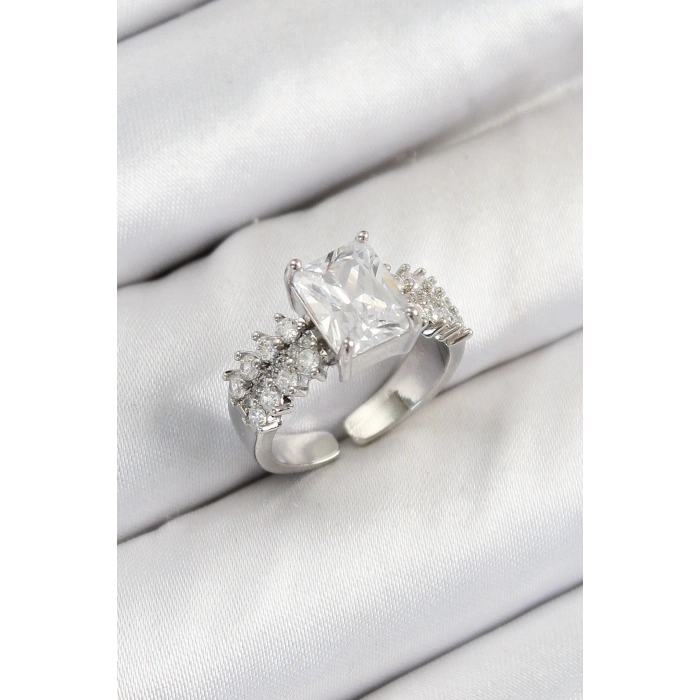 BFS Pirinç  Büyük Zirkon Taşlı Model Gümüş Renk Kadın Yüzük