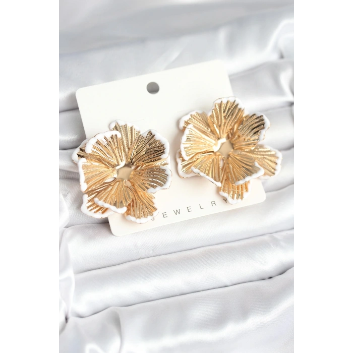 BFS Pirinç Gold Renk Beyaz Mine Detaylı Lotus Kadın Küpe
