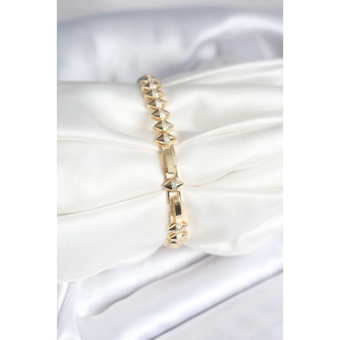 ÇOK SATAN BFS Pirinç Gold Renk Zirkon Taşlı Baklava Model Kadın Bileklik