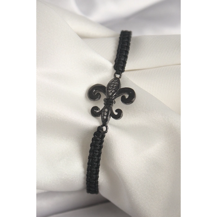 BFS Pirinç Siyah Renk Zirkon Taş İşlemeli Zambak Figür Asansörlü Makrome Model Kadın Bileklik