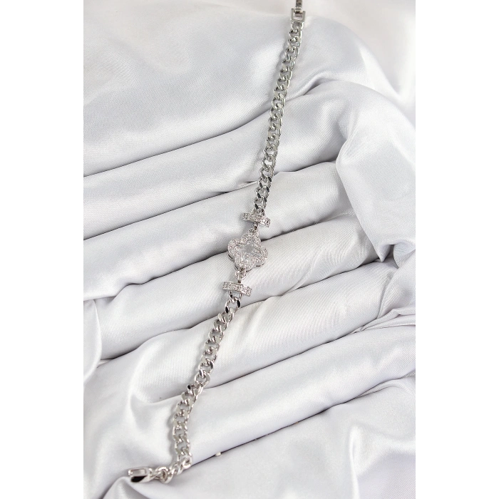 BFS Pirinç Zirkon Taşlı Yonca Model Gümüş Renk Kadın Bileklik