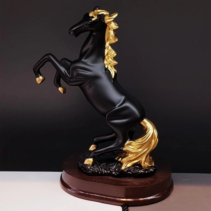 ÇOK SATAN Dekoratif Şaha Kalkan At Biblo