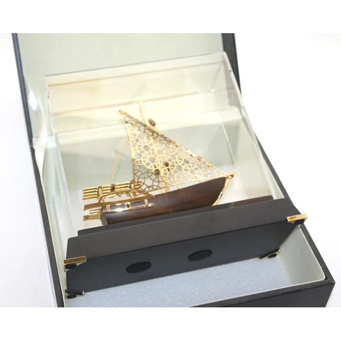 ÇOK SATAN Deri Kutulu Pirinç Gemi Alk3365